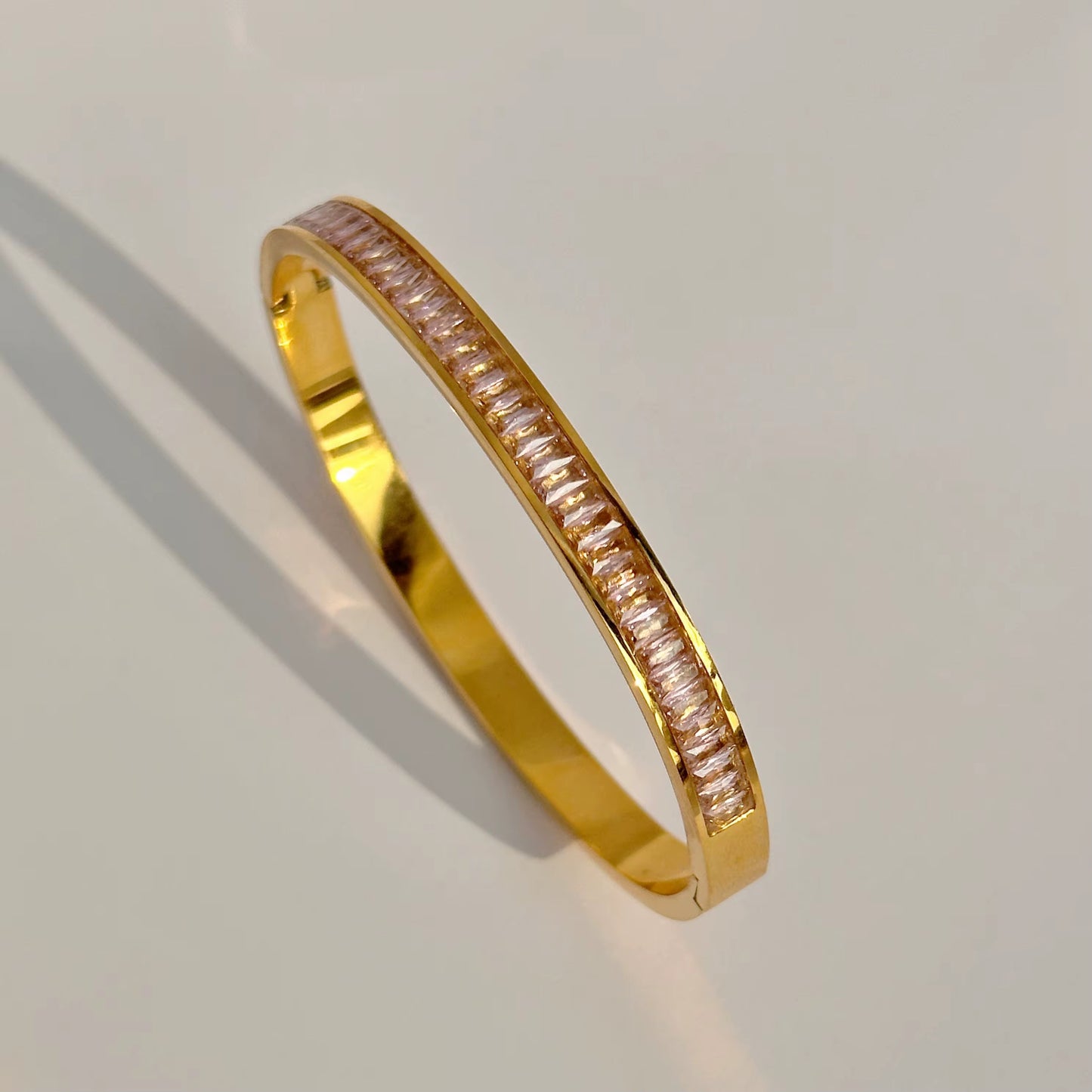 Rosé zircon