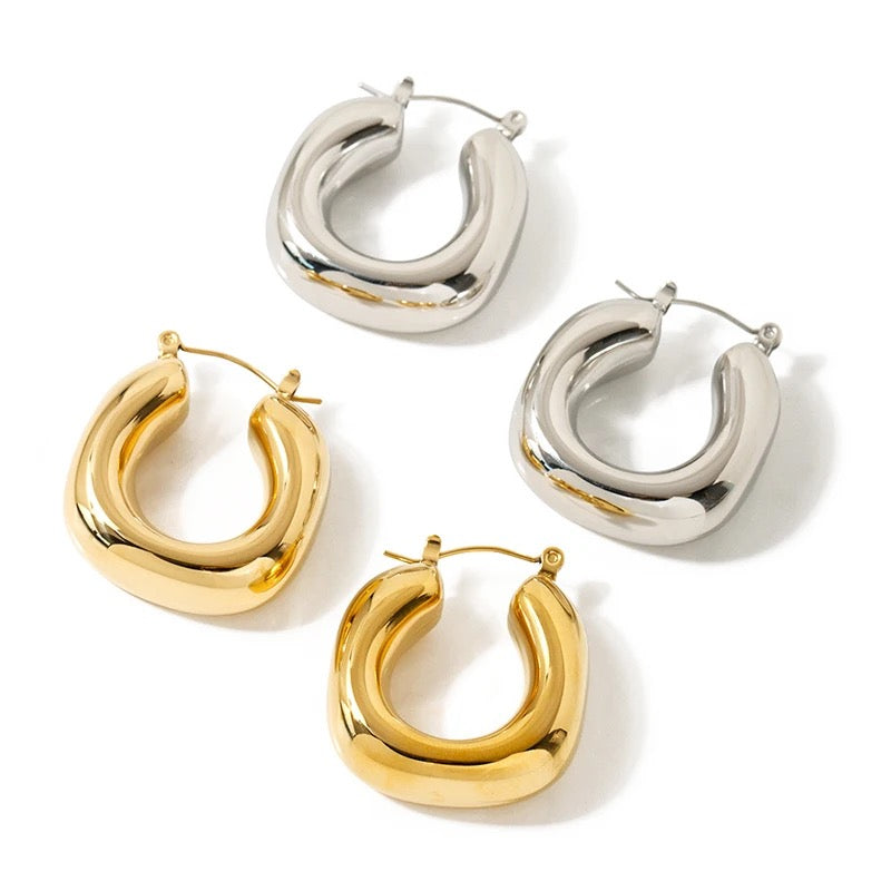 Chunky Hoop Earrings 💧