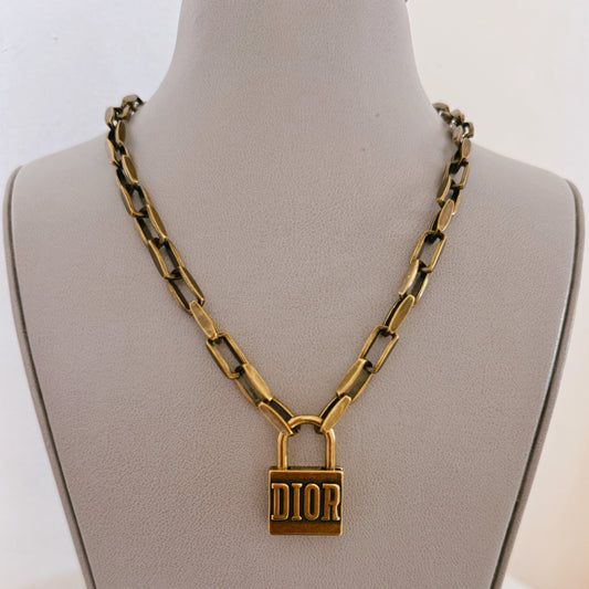 Lock vintage necklace