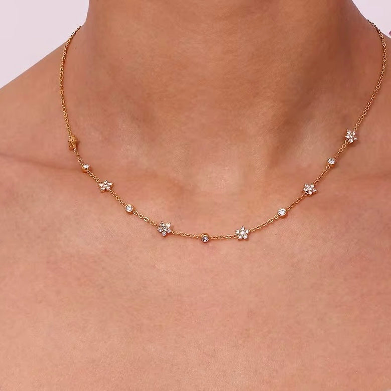 Zircon flower necklace