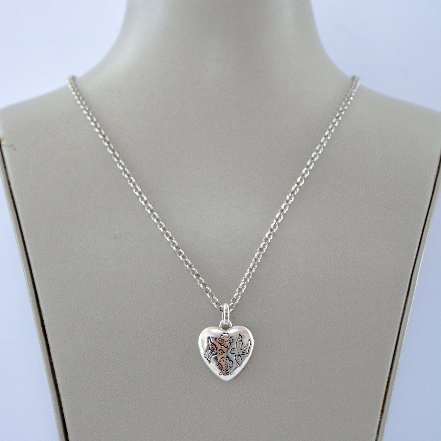 BLIND FOR LOVE NECKLACE