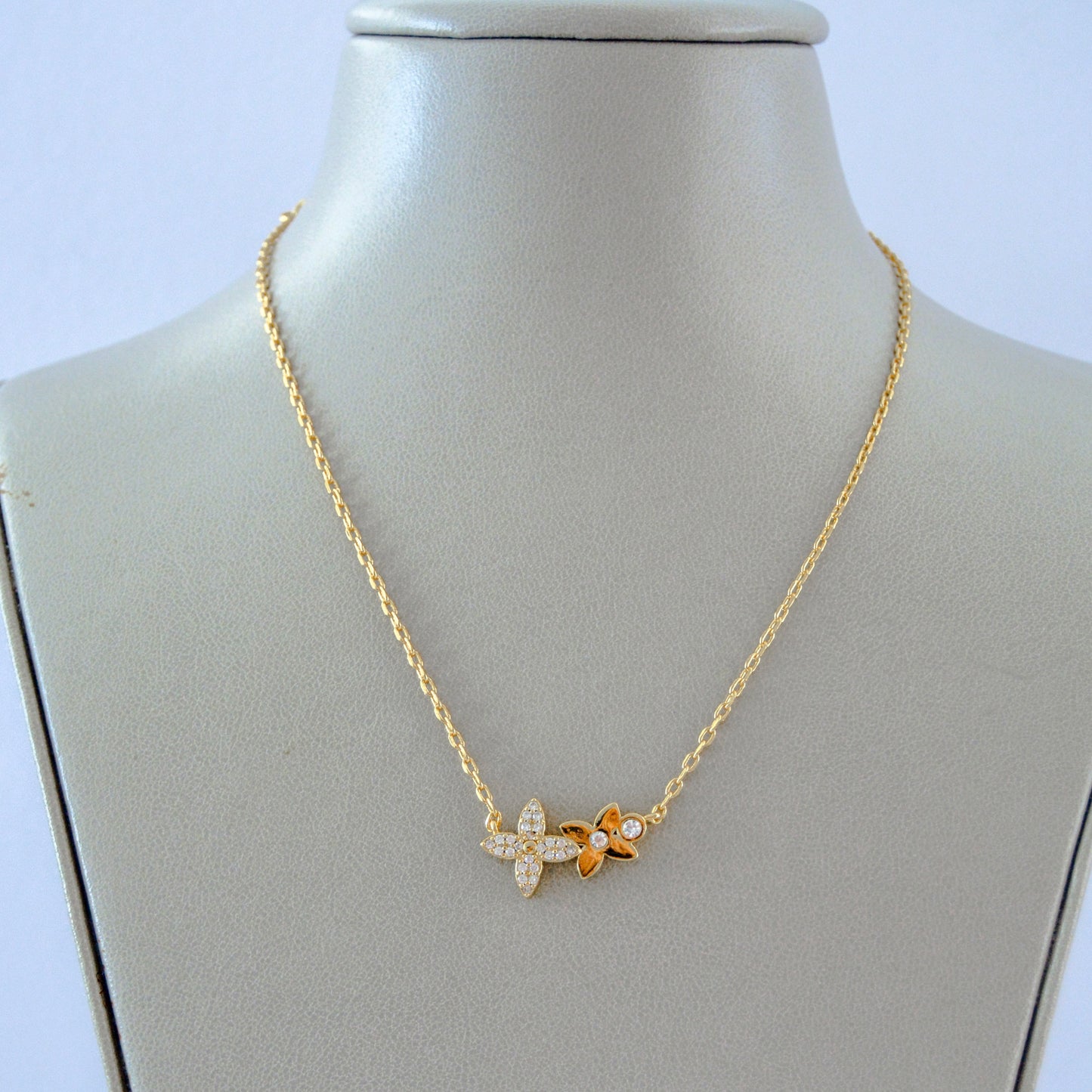 MINI FLOWER NECKLACE