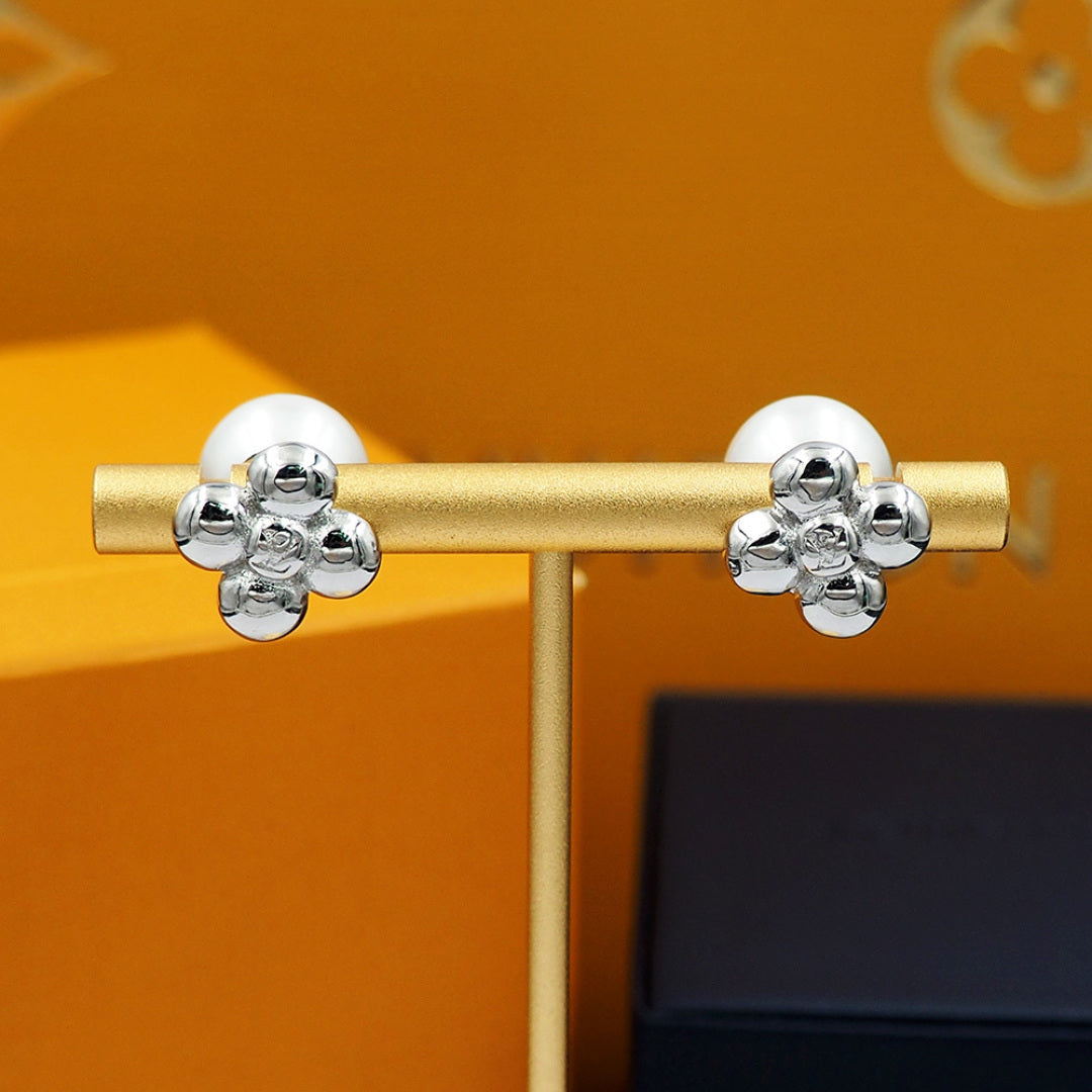 Blossom Pearl Earring