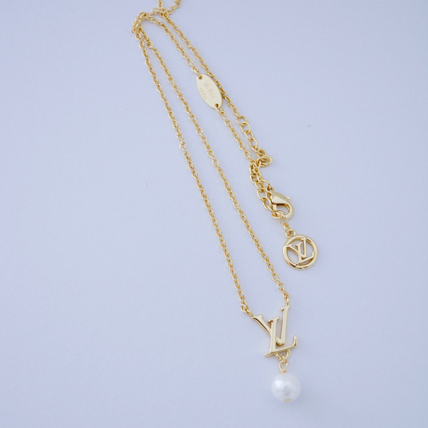 Pearl gold necklace