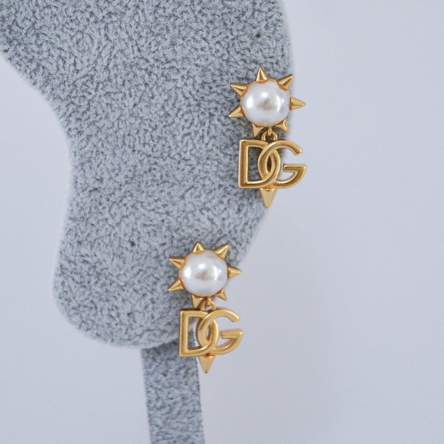 D&G PEARL EARRING