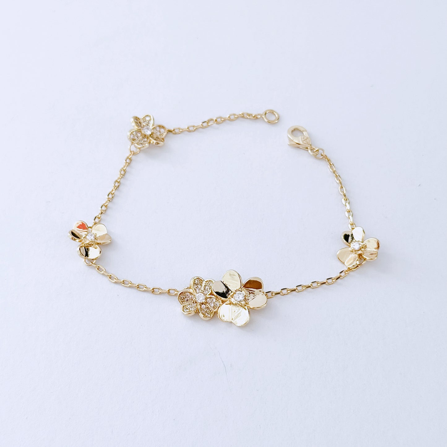 FLOWERS GOLD BRACELET - MARO JEWELRY