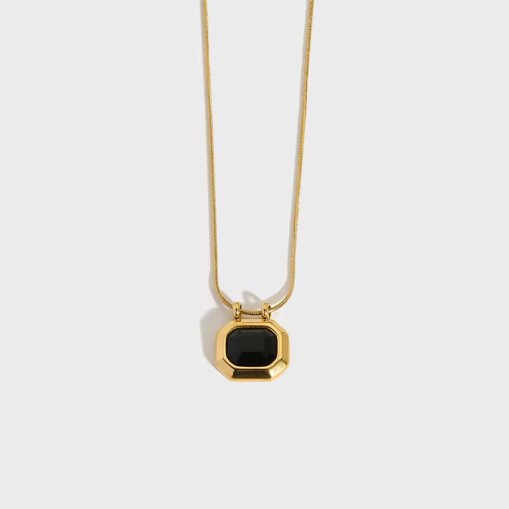 Zircon pendant necklace
