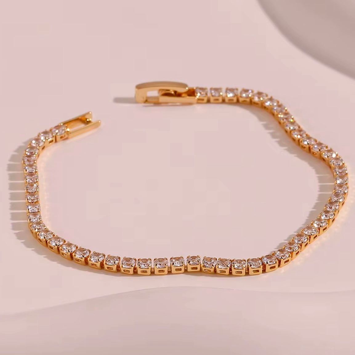 Tennis bracelet