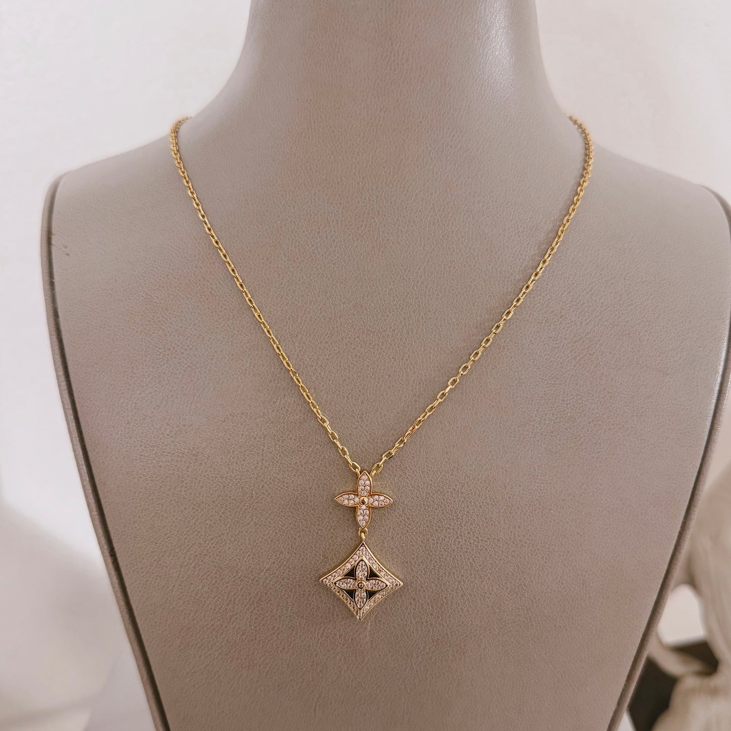 BLOSSOM GOLD NECKLACE