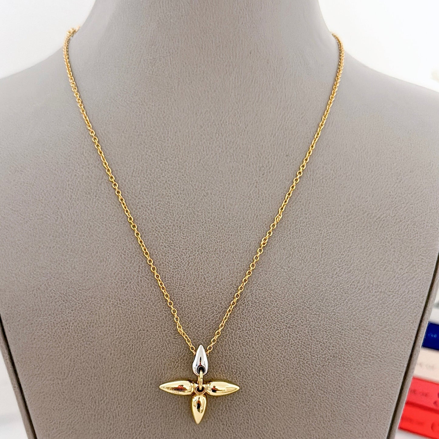 BLOSSOM NECKLACE