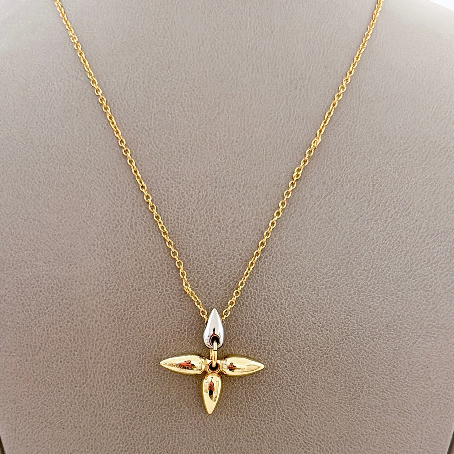 BLOSSOM NECKLACE