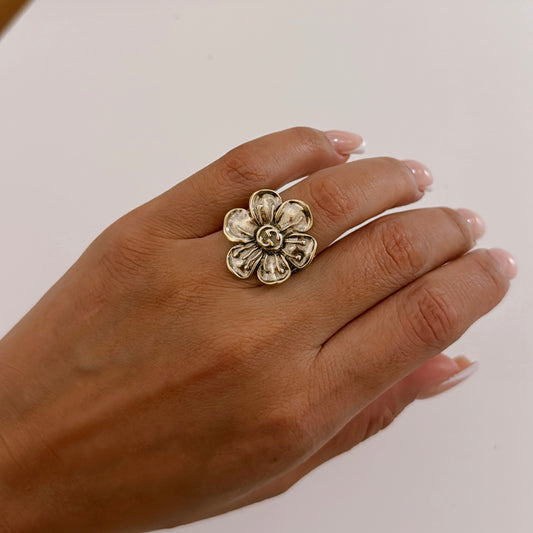 G vintage ring