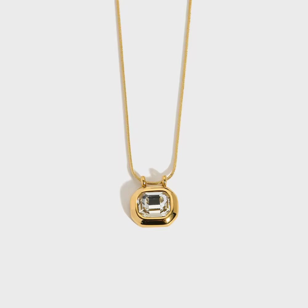 Zircon pendant necklace