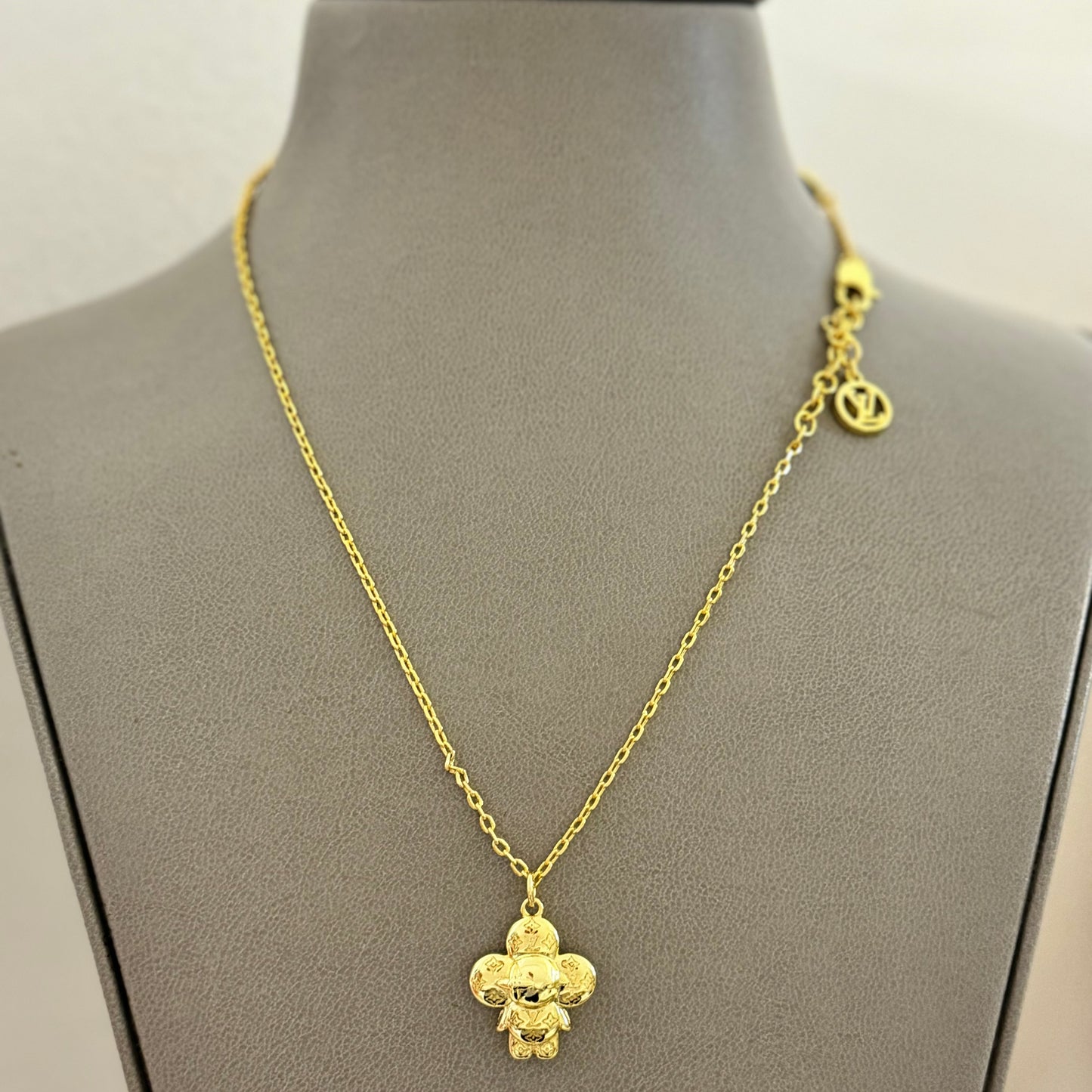 VIVÍ GOLD NECKLACE