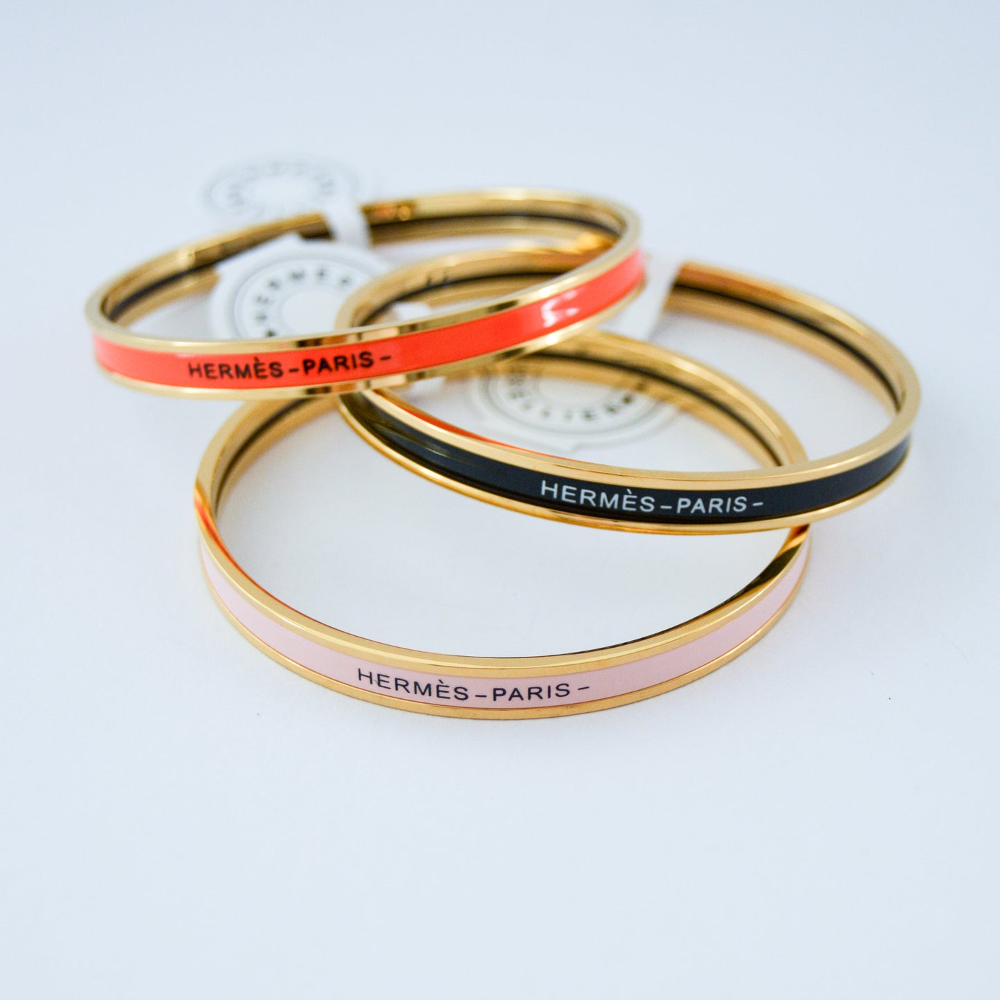 H gold bracelet