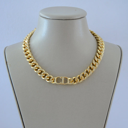 Petit gold necklace