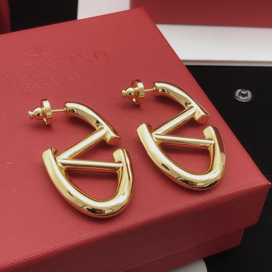 V GOLD EARRING