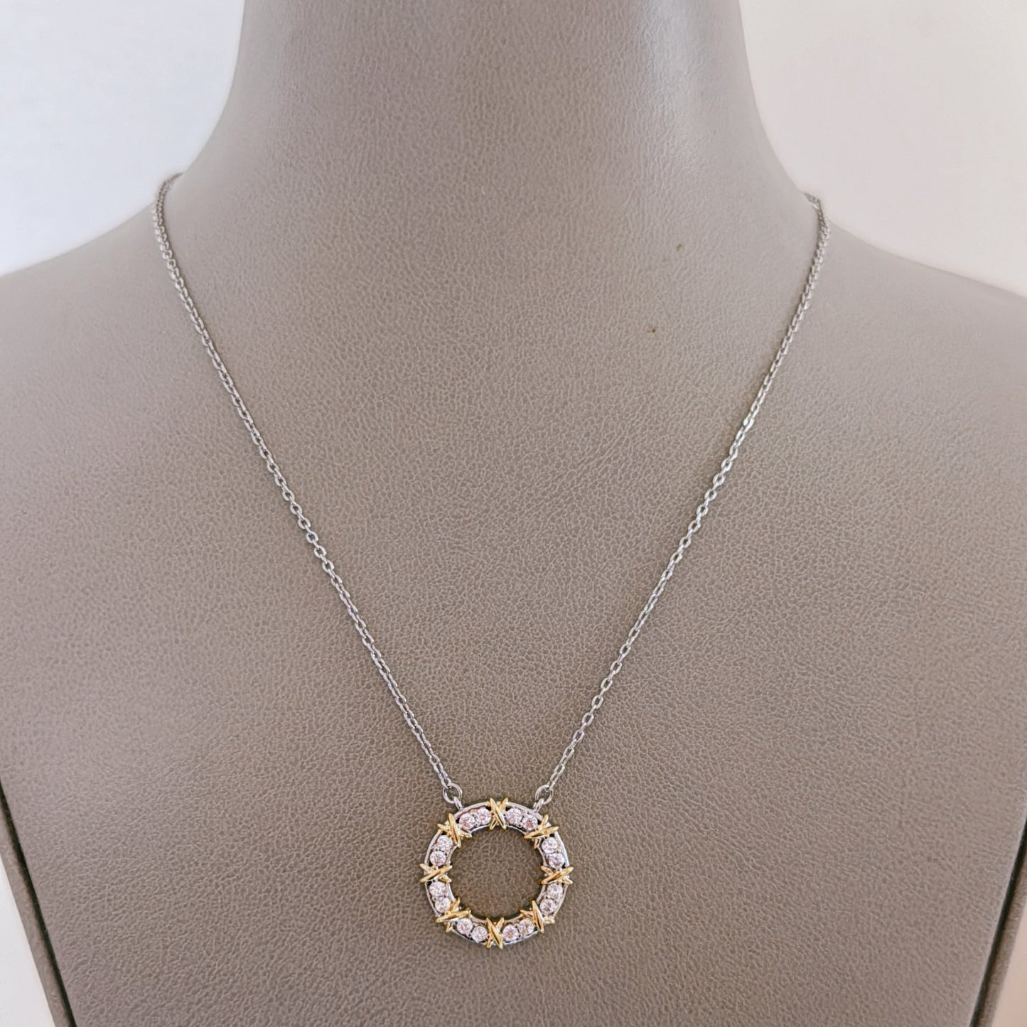 Mix metal necklace