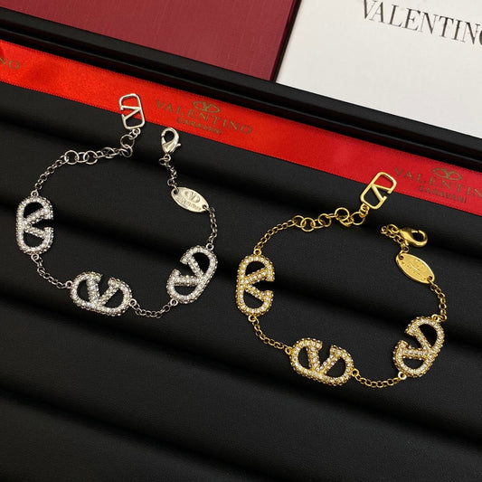 V FULL CRYSTAL BRACELET