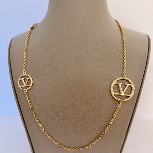 V gold necklace