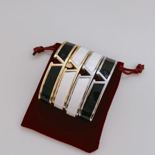 V BANGLE BRACELET