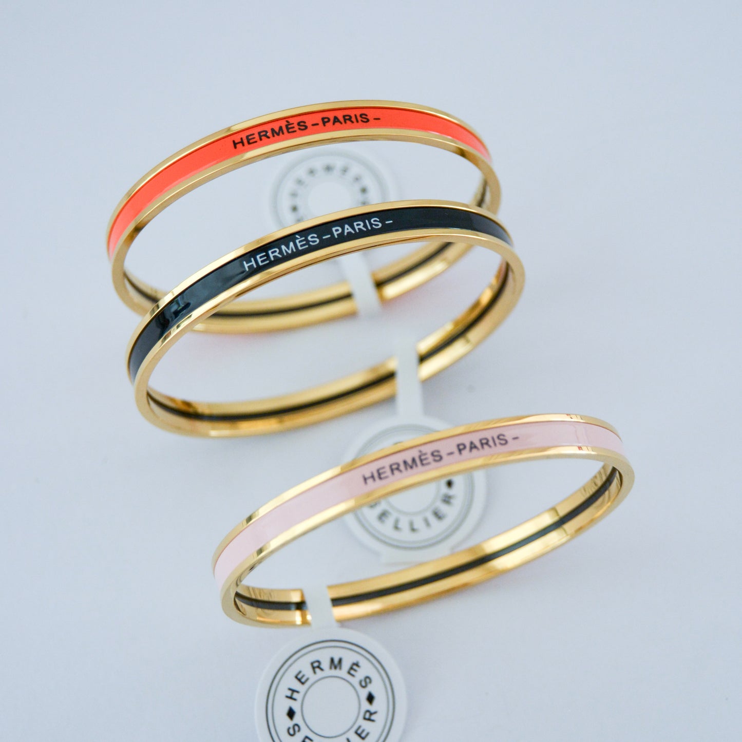 H gold bracelet