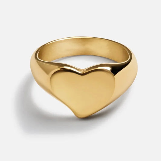 Classic heart ring
