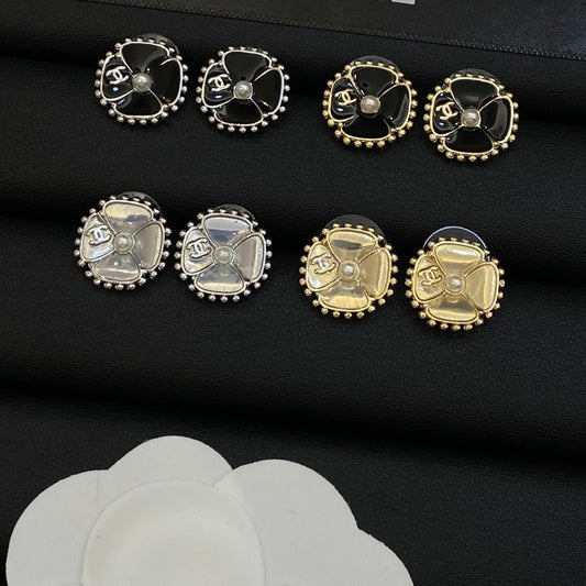 SMALL EARRINGS