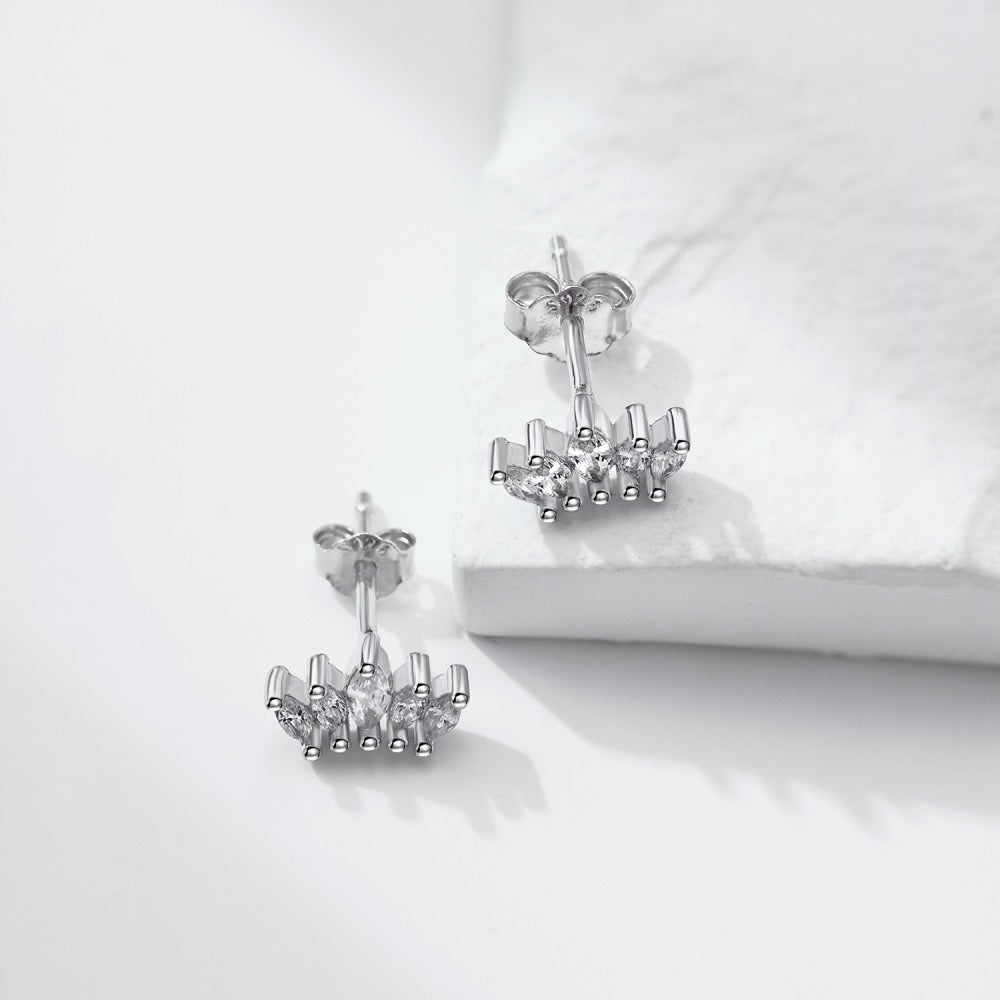 QUEEN SILVER  EARRING