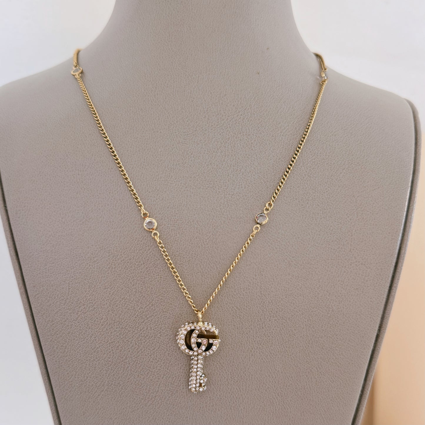 GG KEY GOLD NECKLACE