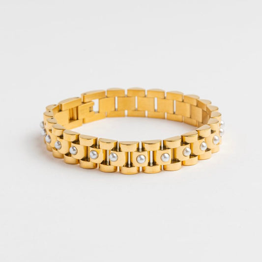 Gold pearl link bracelet