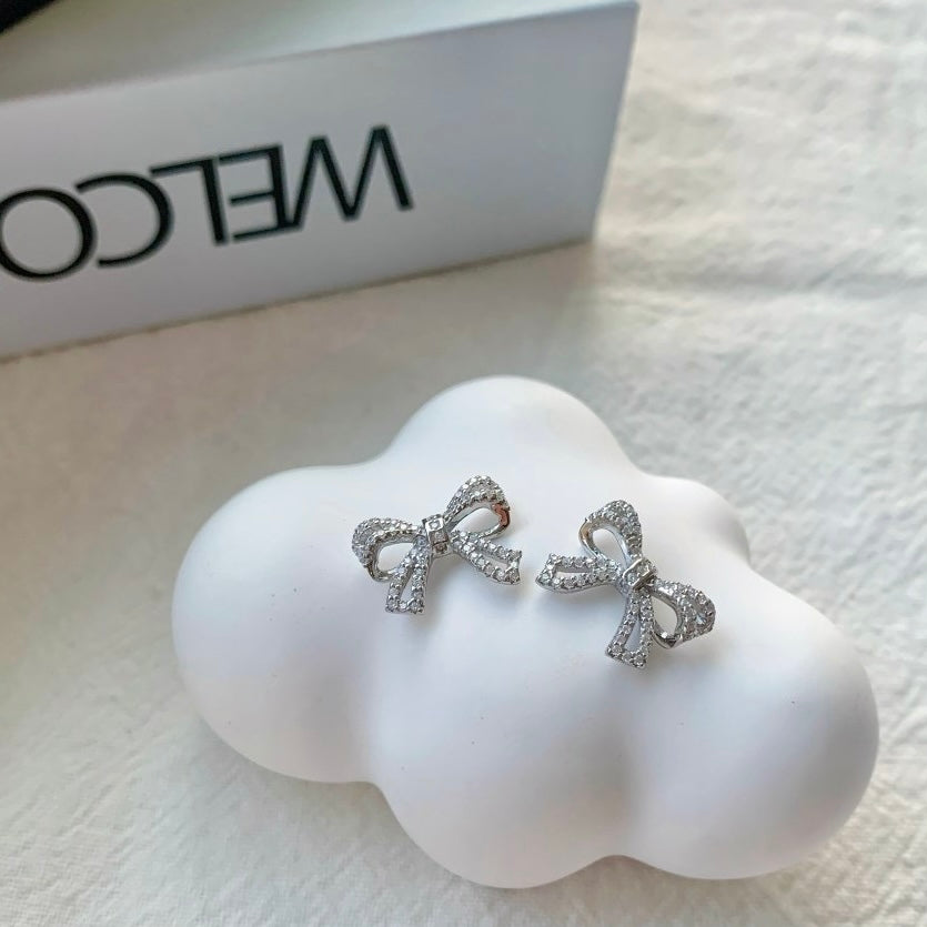 RIBBON SILVER EARRING