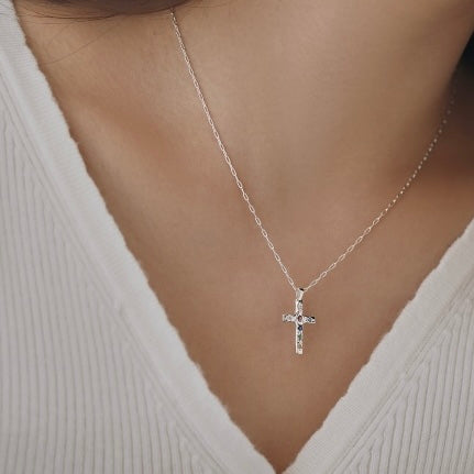 CROSS SILVER NECKLACE
