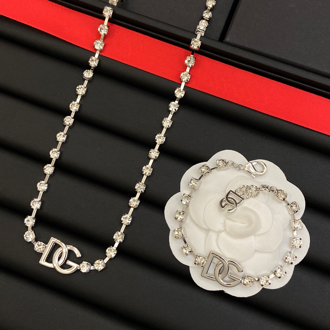 D&G SILVER NECKLACE