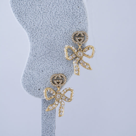 G Crystal earring