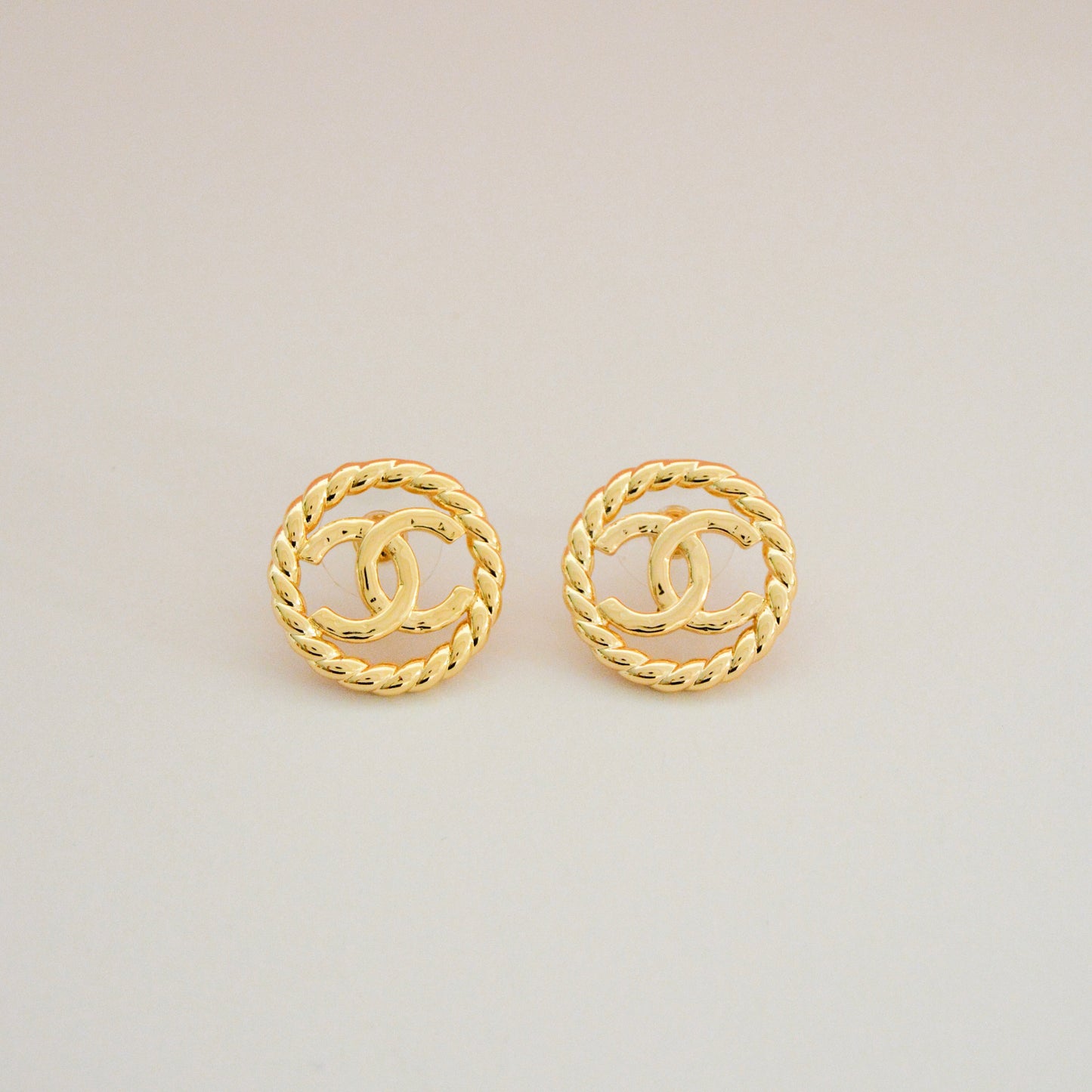 Gold earring