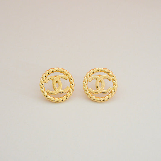 Gold earring