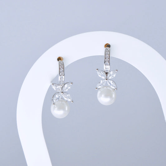 Pearl earring