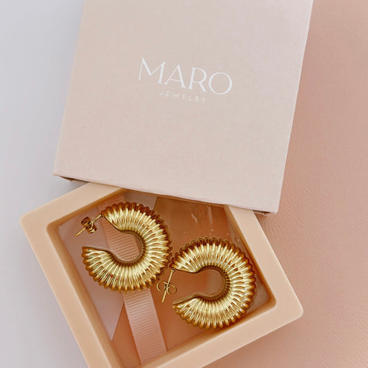 LYNNE GOLD HOOPS