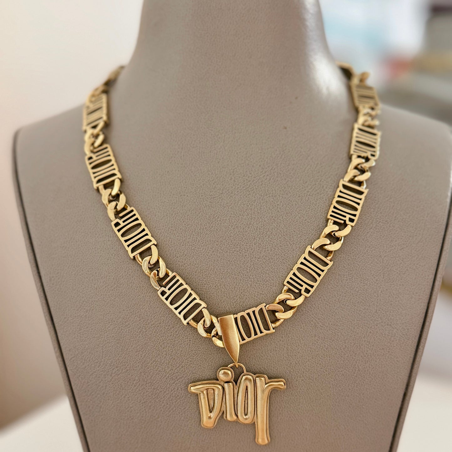 D BIG NECKLACE