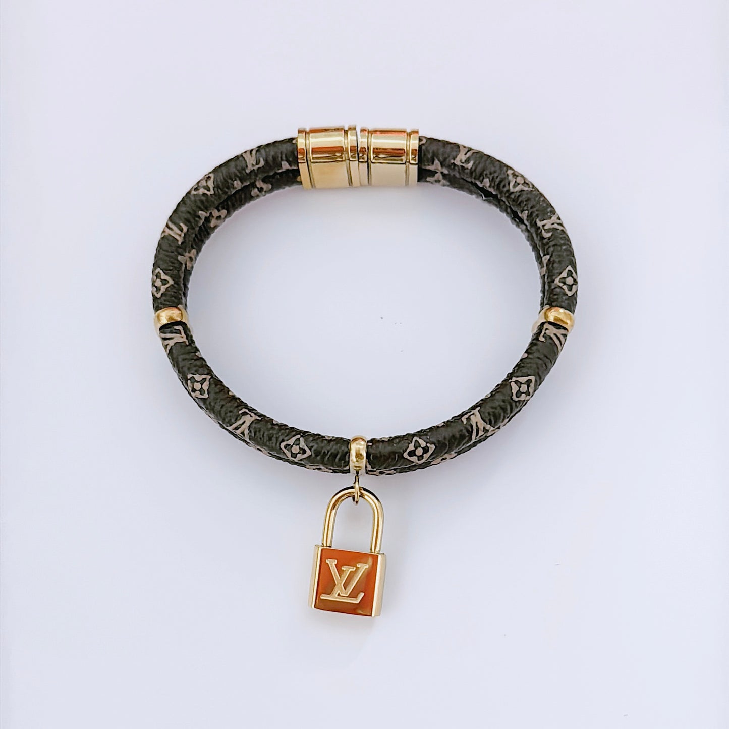 LV 🔒 bracelet