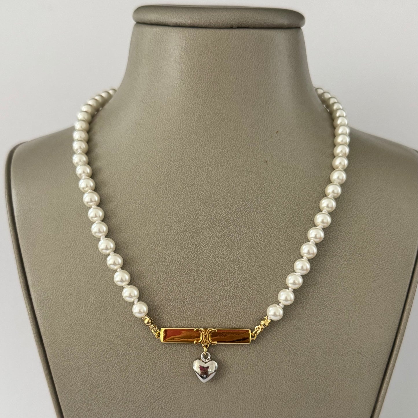 CLN pearl necklace