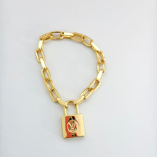 🔒 Gold Bracelet