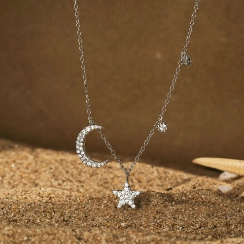THE MOON SILVER NECKLACE