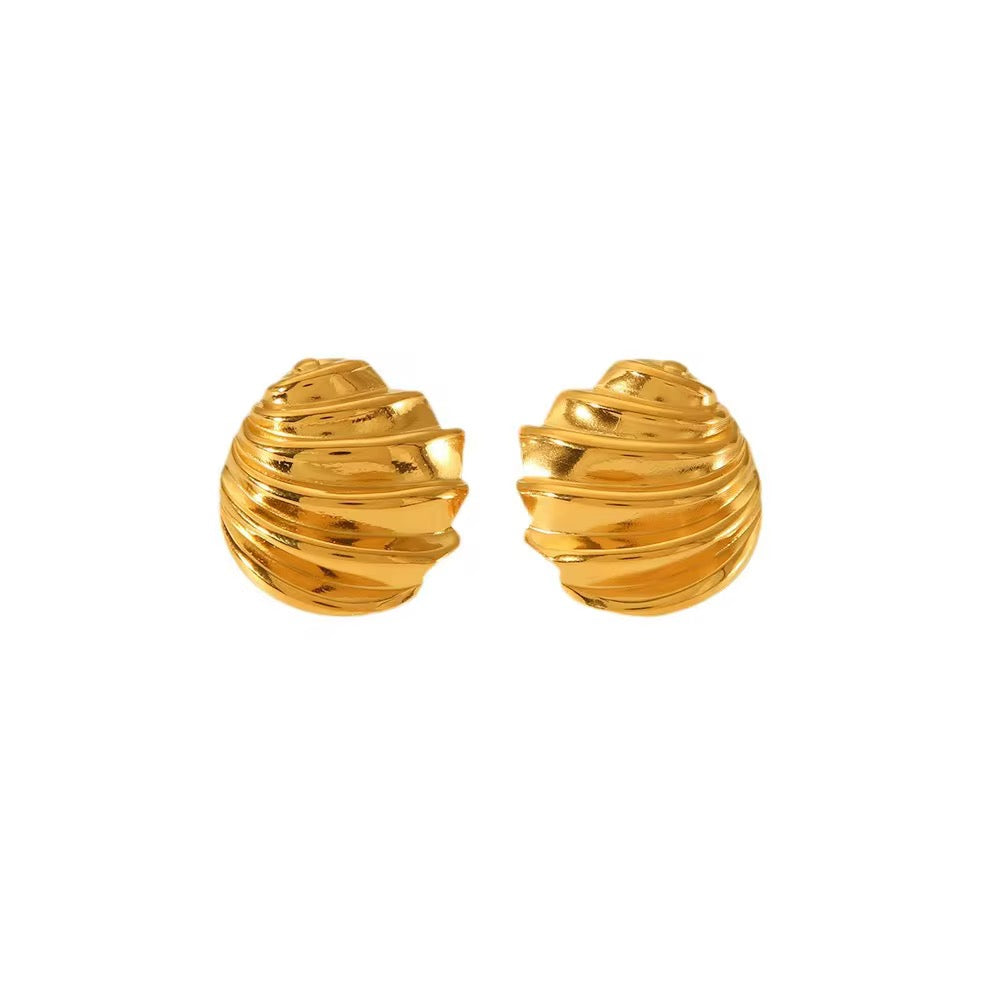 Oblique stud earring