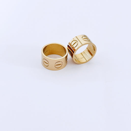 love gold ring