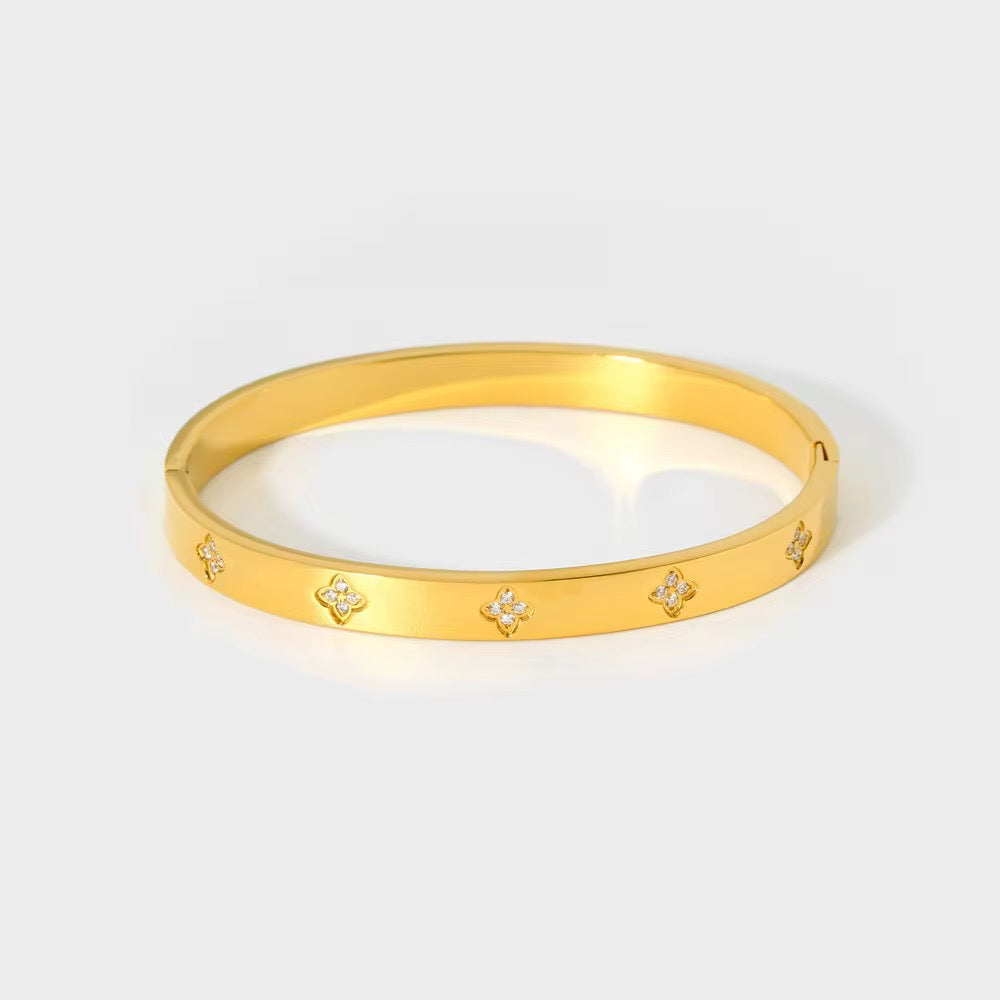 Blossom gold bracelet