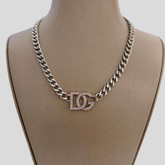 D silver necklace