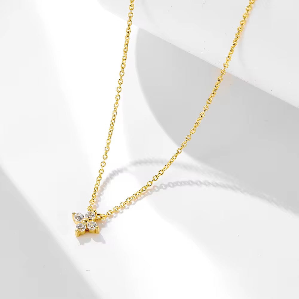 Floating diamond necklace