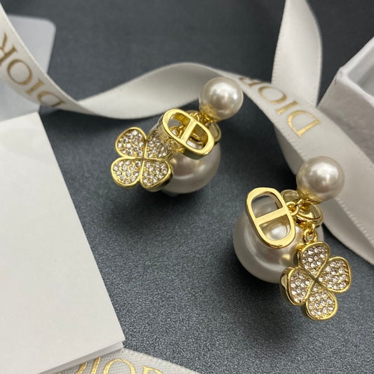 CD PEARL EARRING